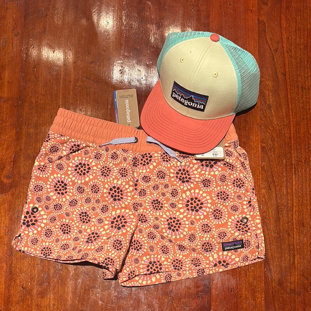 ***BRAND NEW NEVER WORN*** Patagonia Orange Patterned Shorts and Cap Set